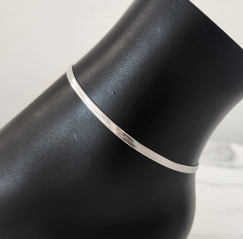 Sleek Silver Snake Chain Anklet - Picture 2 of 12